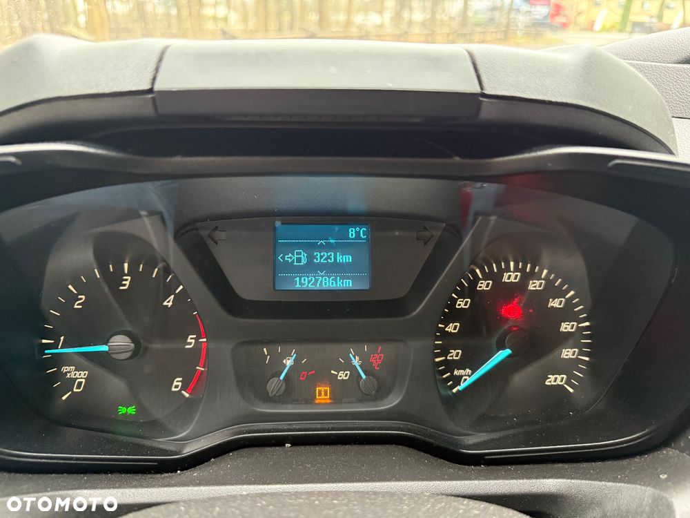 Ford TRANSIT CUSTOM - 9