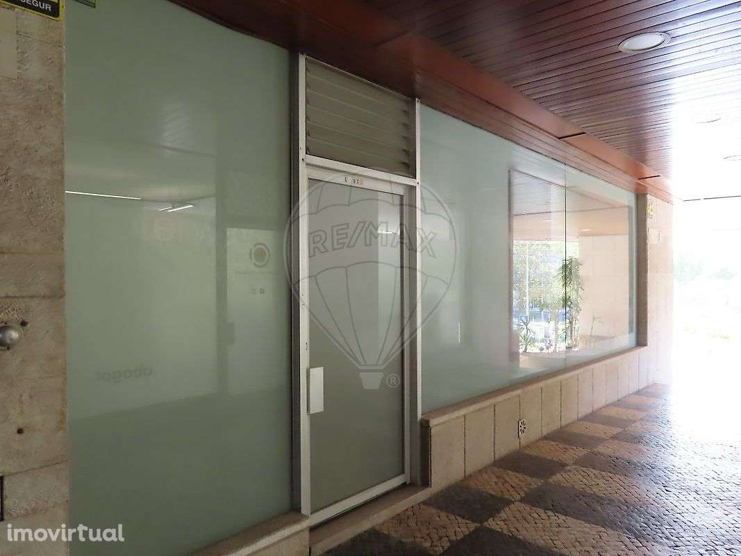 Loja  para arrendamento - Grande imagem: 3/17