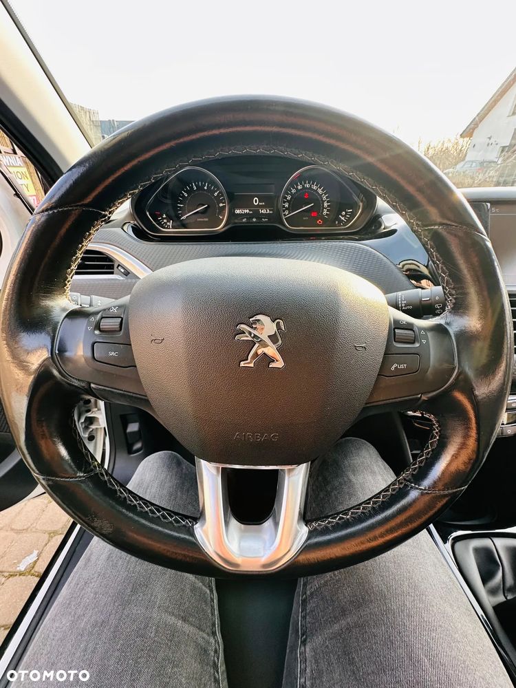 Peugeot 2008 - 11