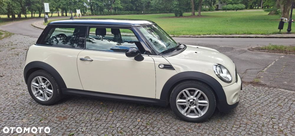 MINI Cooper Standard - 12