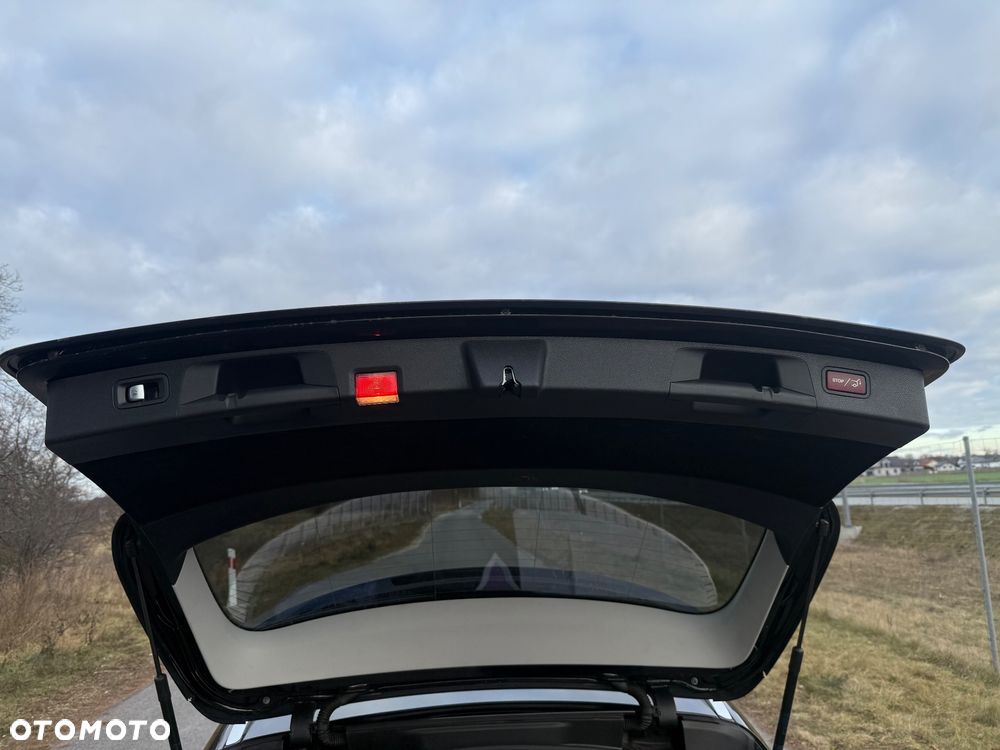 Mercedes-Benz Klasa E 220 d 9G-TRONIC Avantgarde - 17