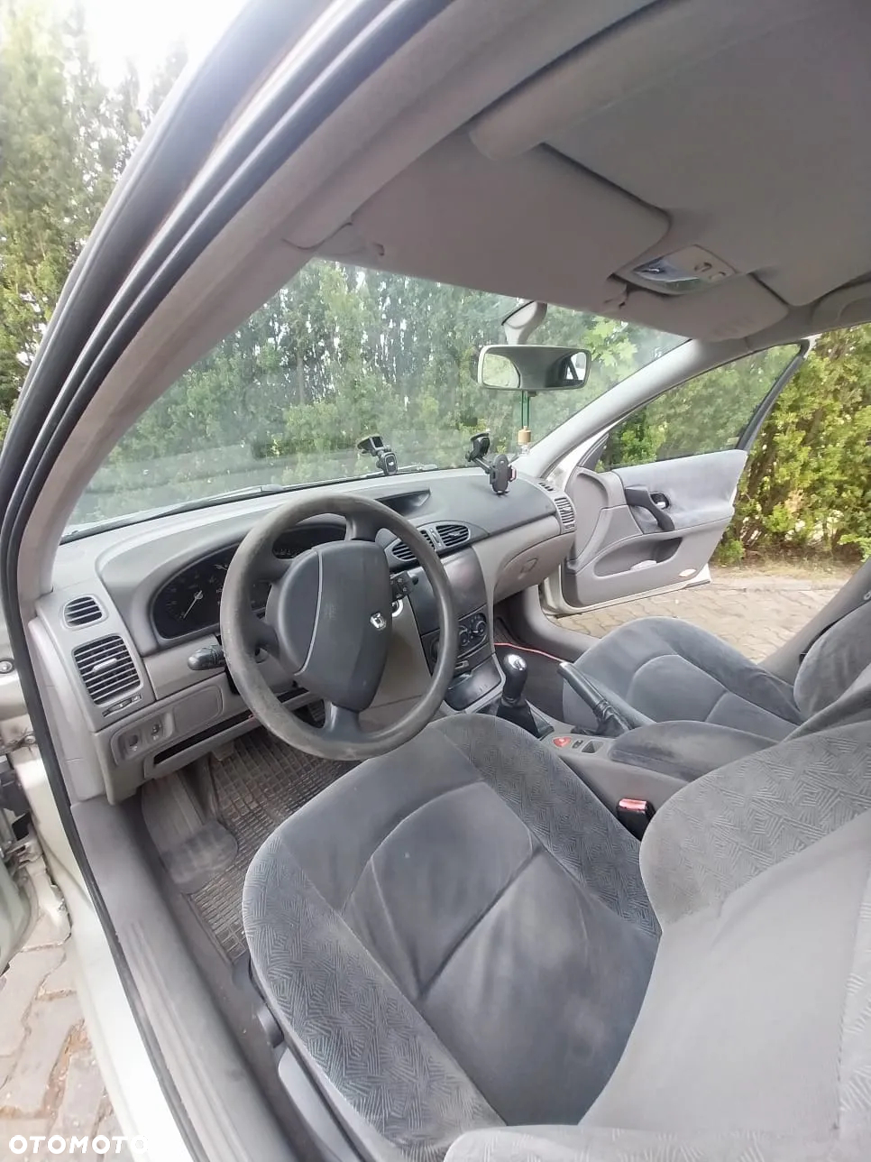 Renault Laguna 1.6 Concorde - 4