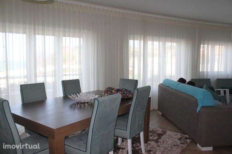 Apartamento Mobilado e Equipado com Vista Mar–São Martinho do Porto - Grande imagem: 2/9