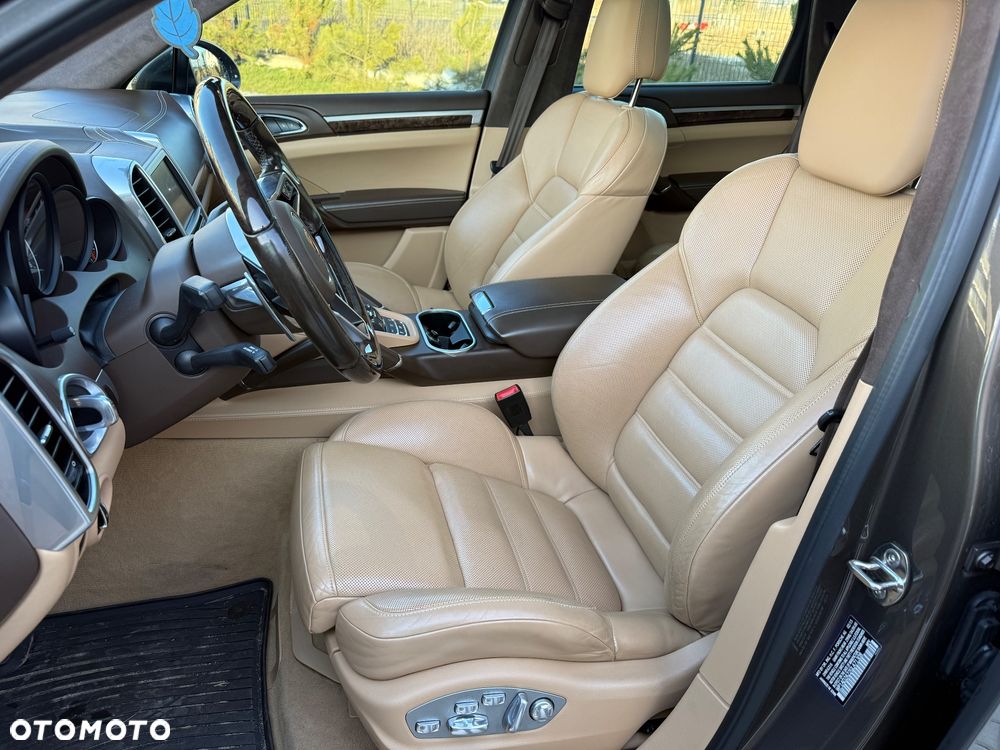 Porsche Cayenne GTS Tiptronic S - 28