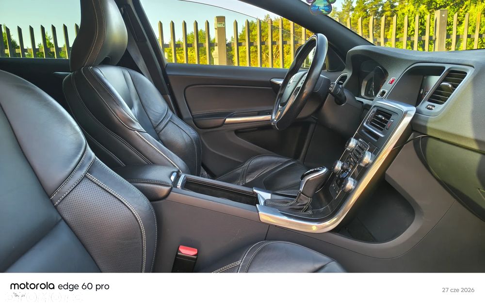 Volvo V60 D4 Geartronic R-Design - 10