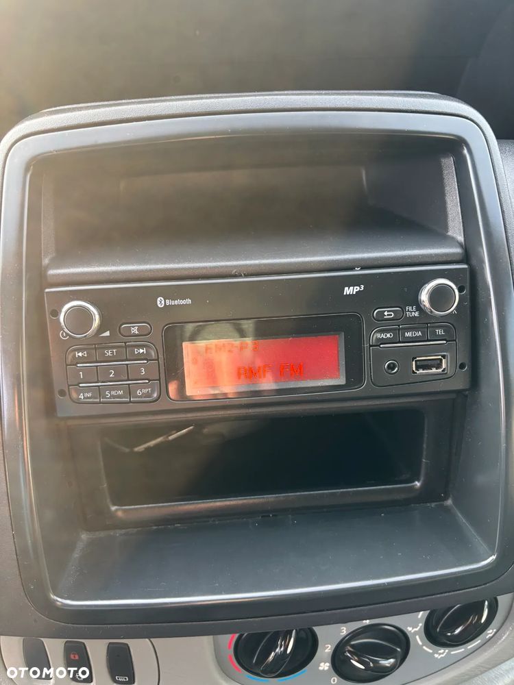 Opel Vivaro L2H1 2.9t Essentia - 18