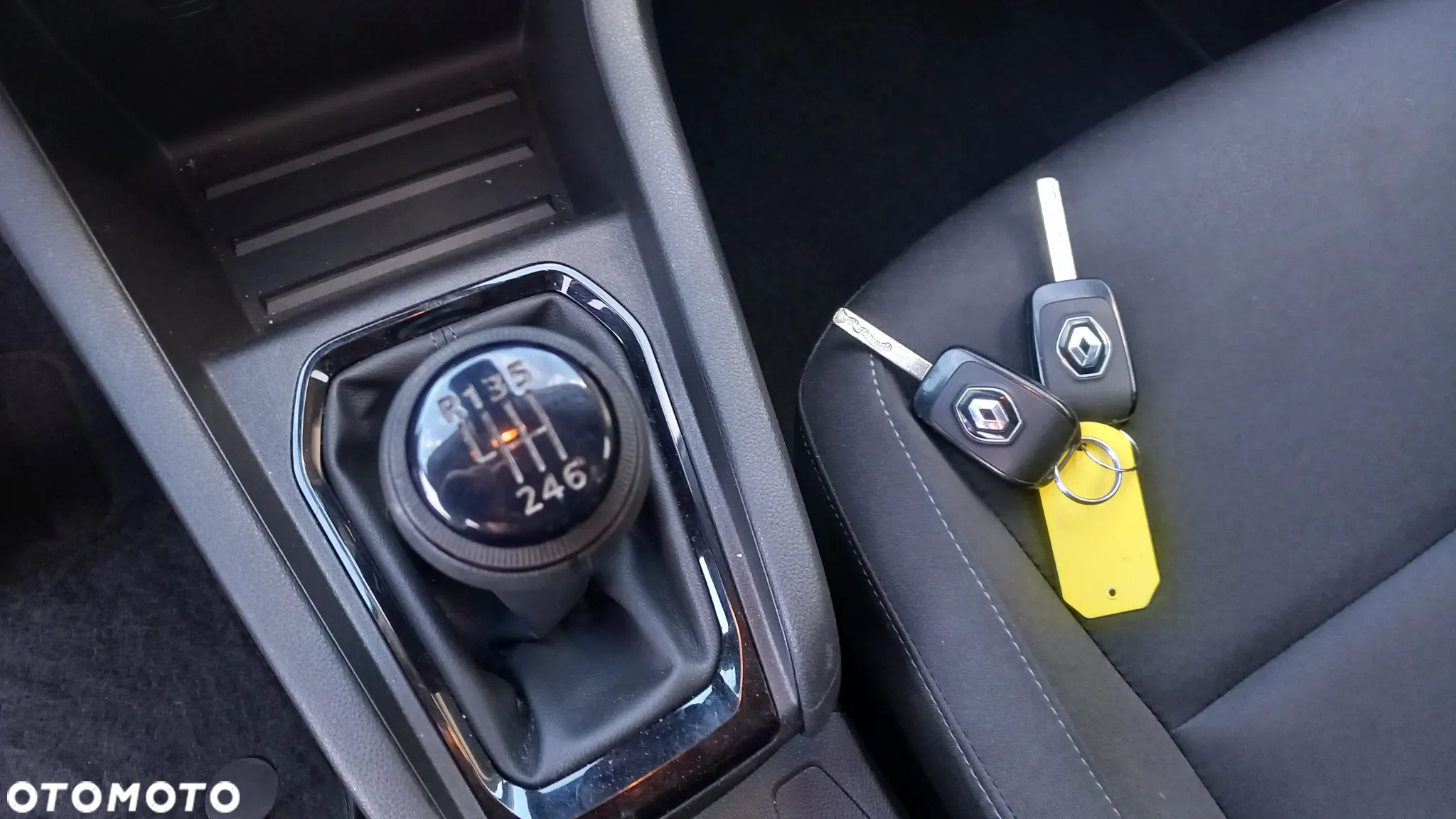 Renault Clio TCe 90 EVOLUTION - 8