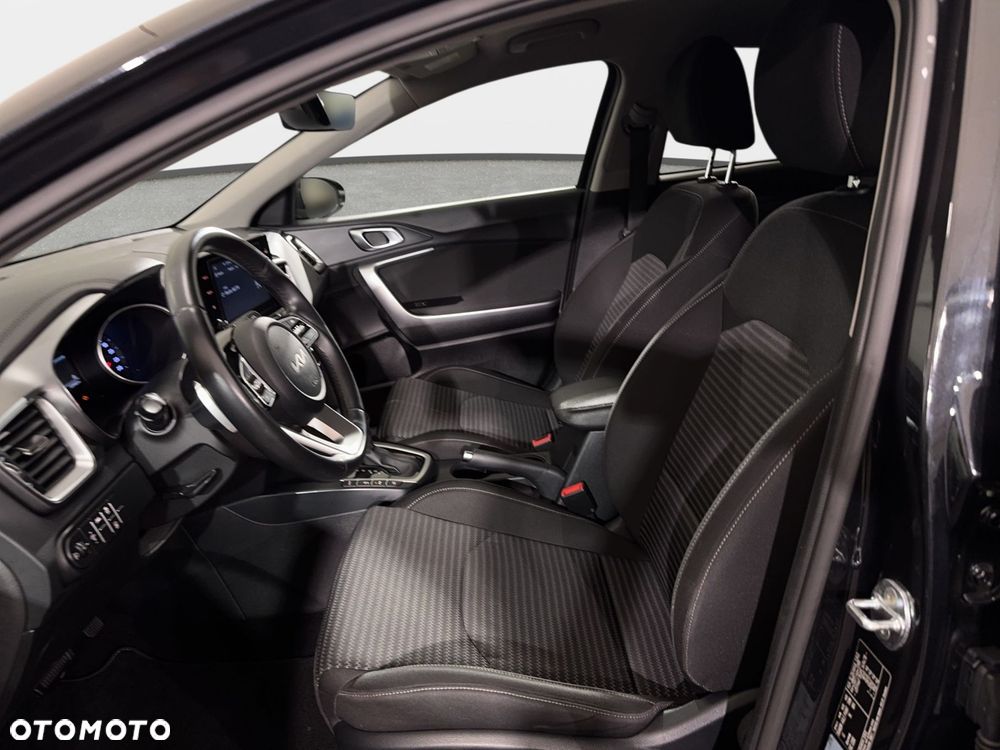 Kia XCeed - 13