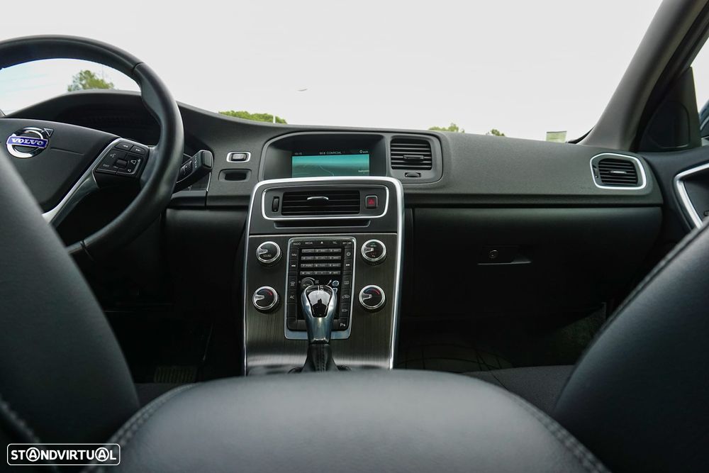 Volvo S60 2.0 D4 Momentum Geartronic - 27