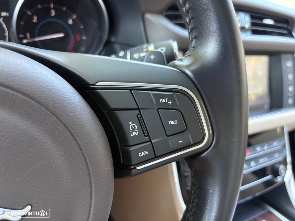 Jaguar XF 3.0 TDV6 Portfolio Aut. - 18