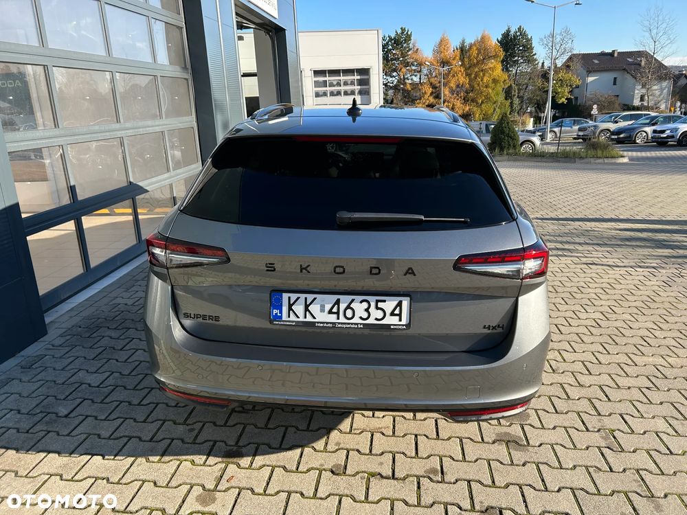 Skoda Superb 2.0 TDI SCR 4x4 Sportline DSG - 9