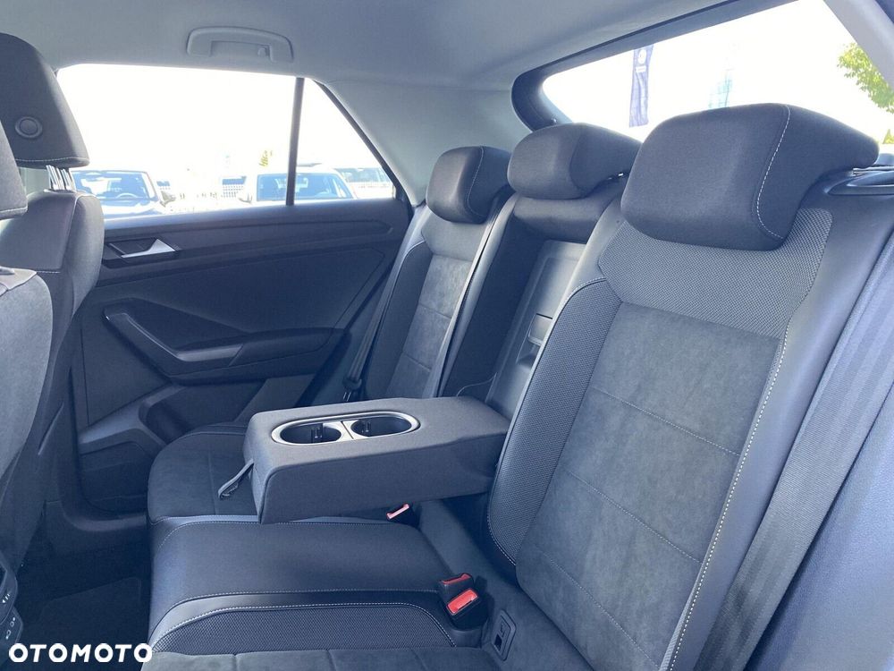 Volkswagen T-Roc - 16