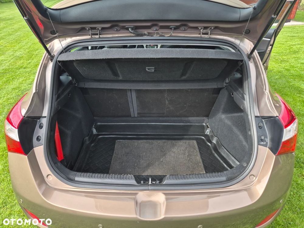 Hyundai i30 1.6 Comfort - 7