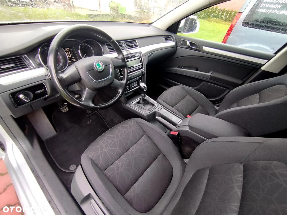 Skoda Superb 2.0 TDI Family - 8