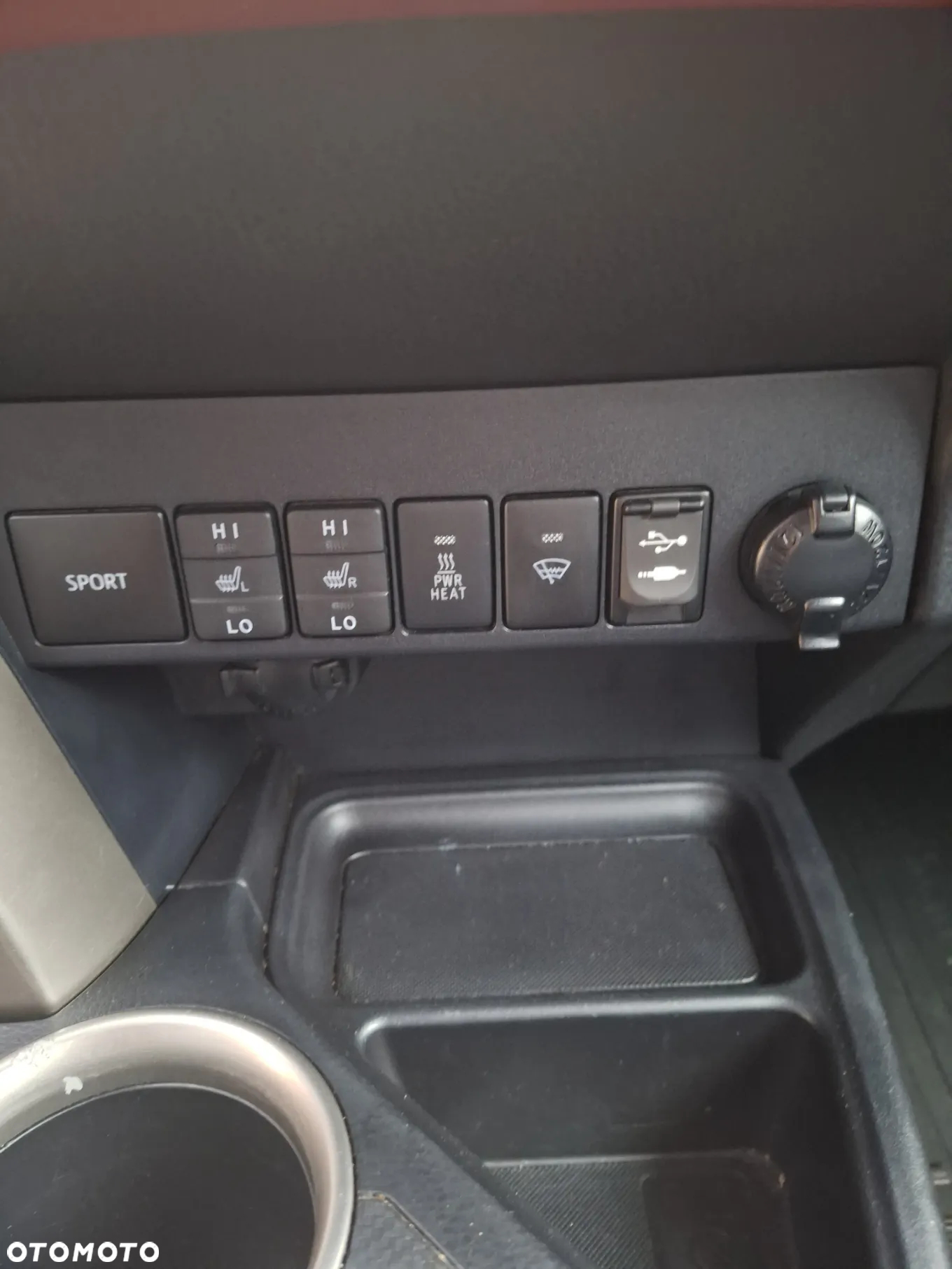 Toyota RAV4 2.0 D-4D Premium - 11