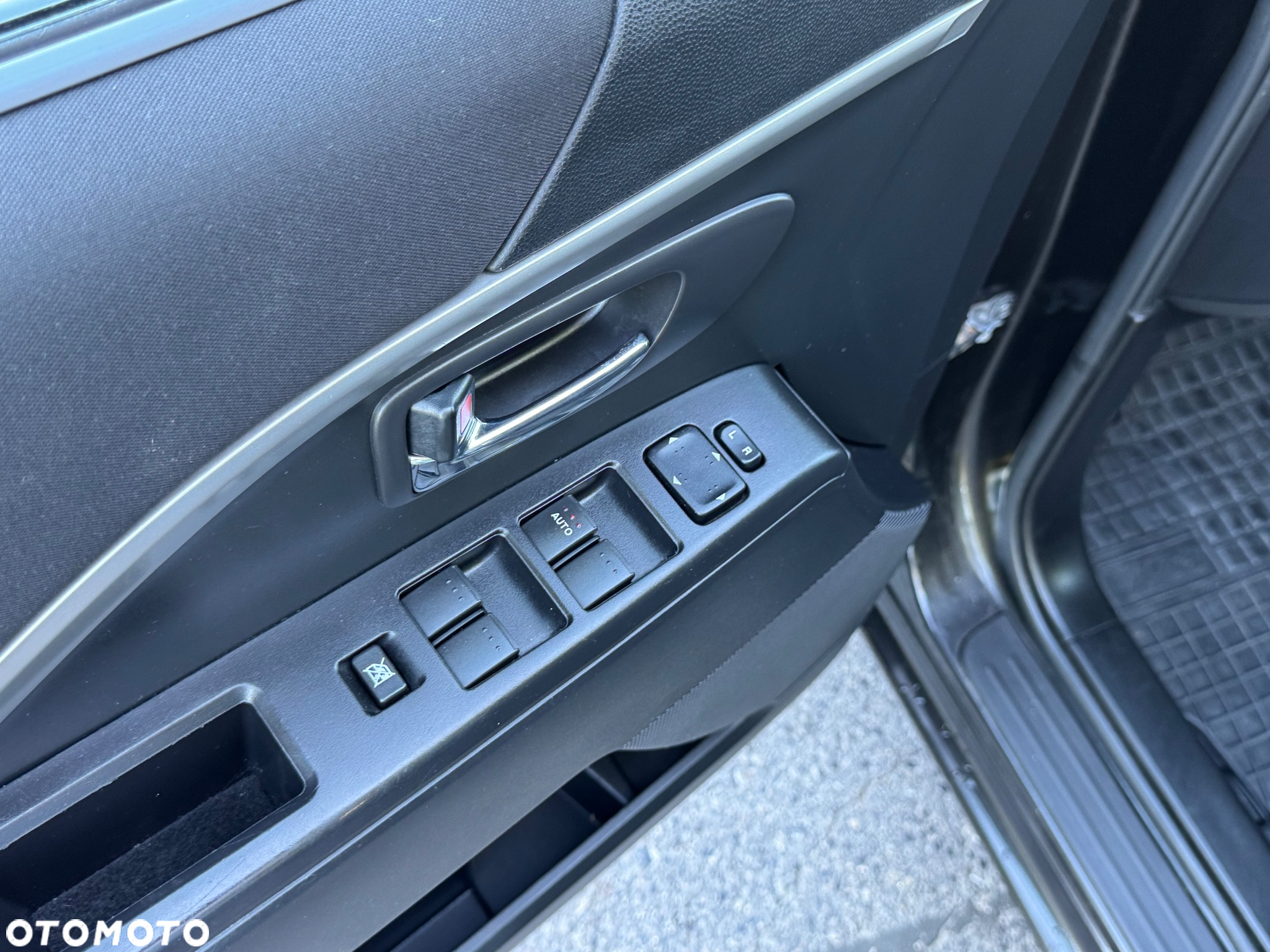 Mazda 5 2.0 MZR-DISI i-stop Edition 40 Jahre - 10