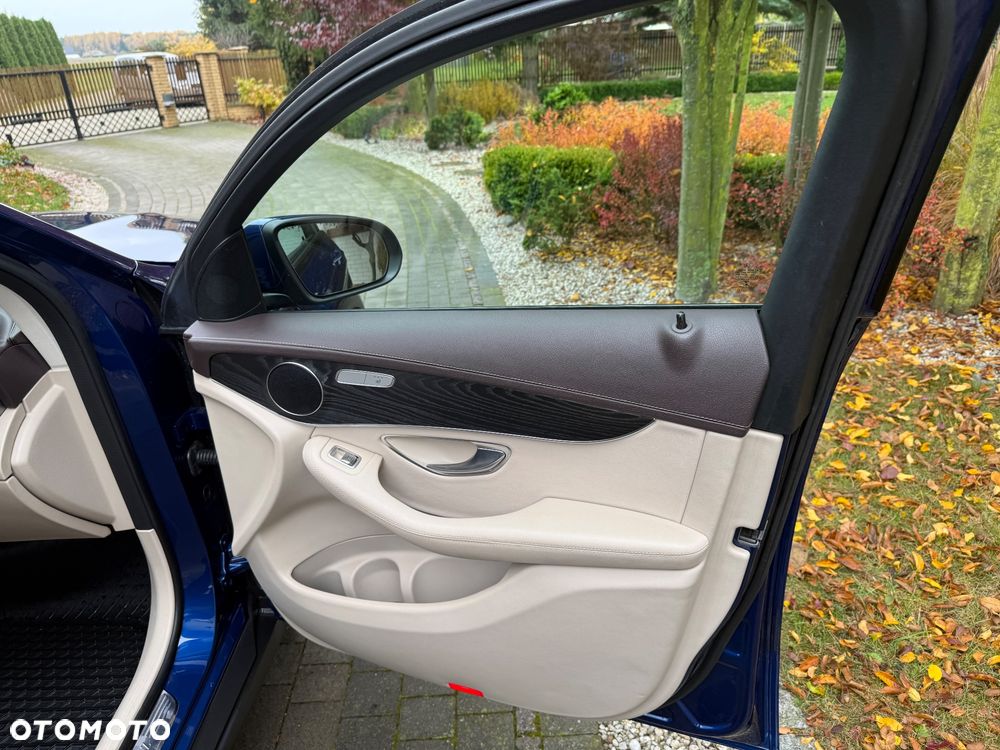Mercedes-Benz GLC 200 d 4Matic 9G-TRONIC AMG Line - 32