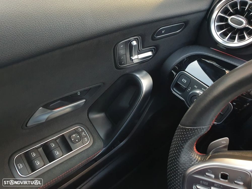 Mercedes-Benz A 250 e AMG Line - 12