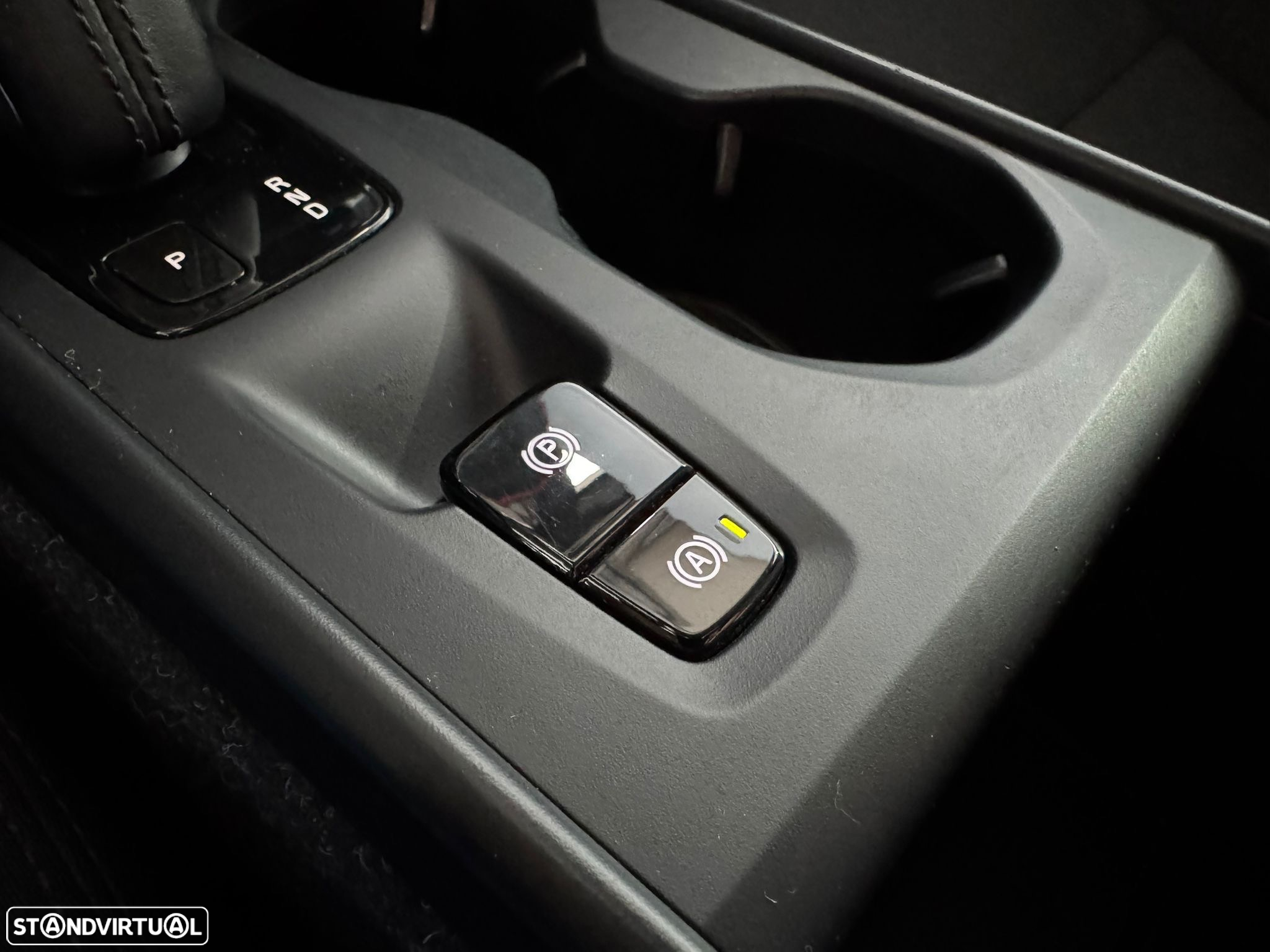Volvo XC 40 2.0 D3 Momentum Plus Geartronic - 29