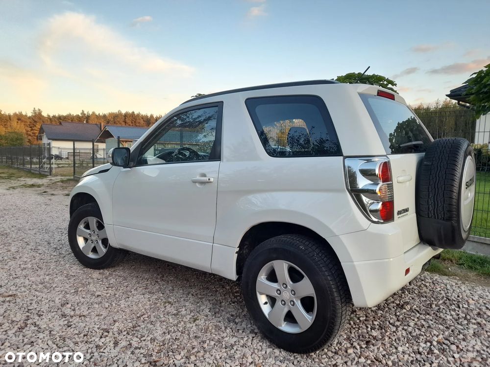 Suzuki Grand Vitara 1.6 Black&White - 26