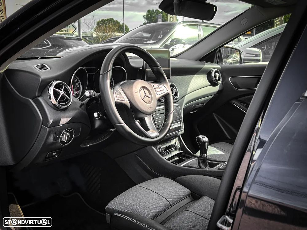 Mercedes-Benz GLA 180 d Urban - 6