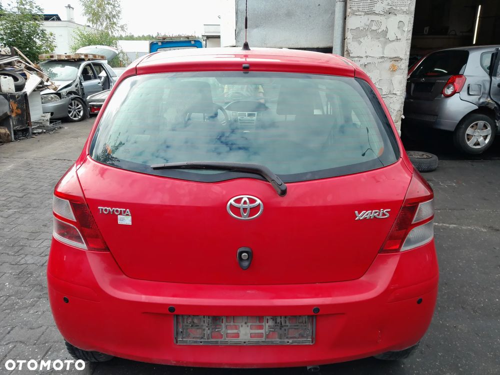 Klapa tylna pokrywa bagażnika TOYOTA Yaris II lift 5D 09-11r. 3P0 - 1