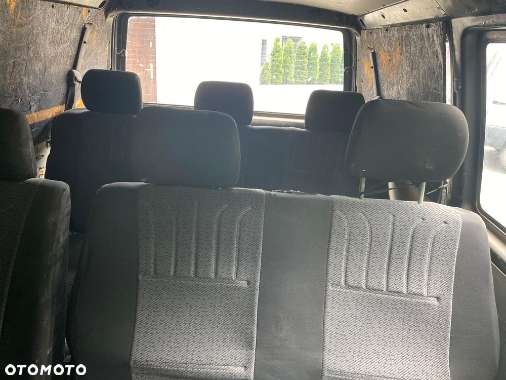 Volkswagen Transporter - 2