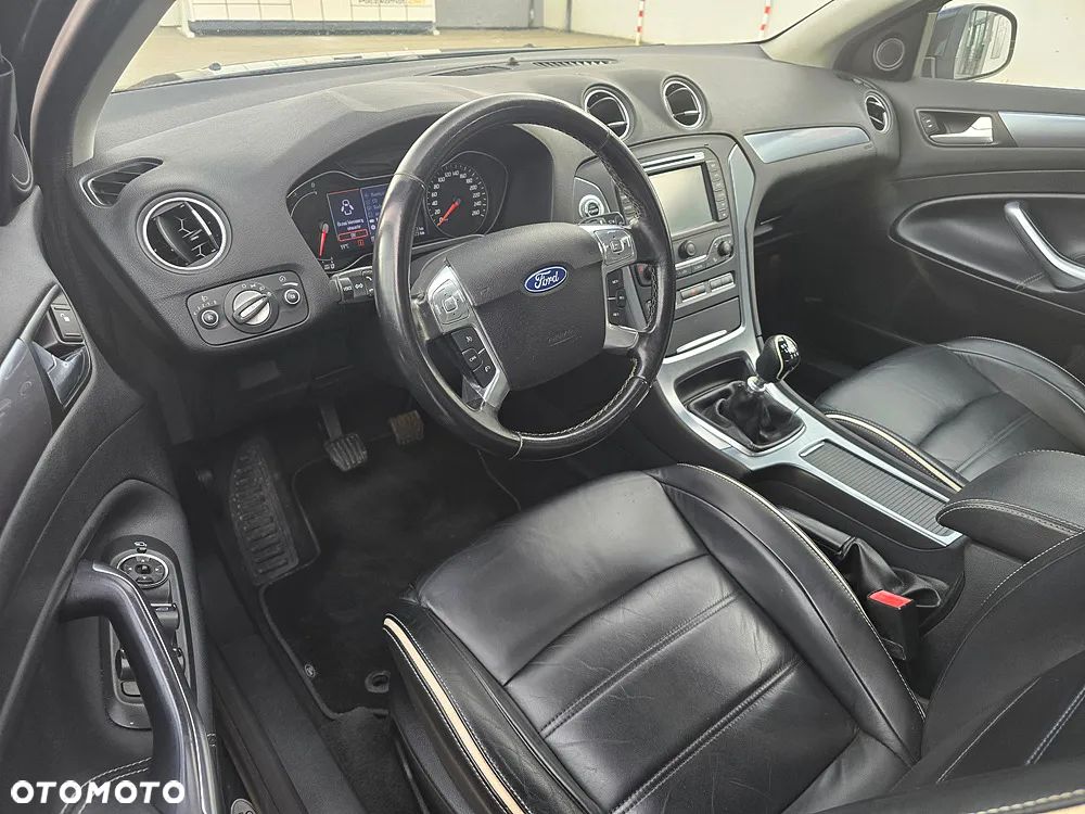 Ford Mondeo - 25