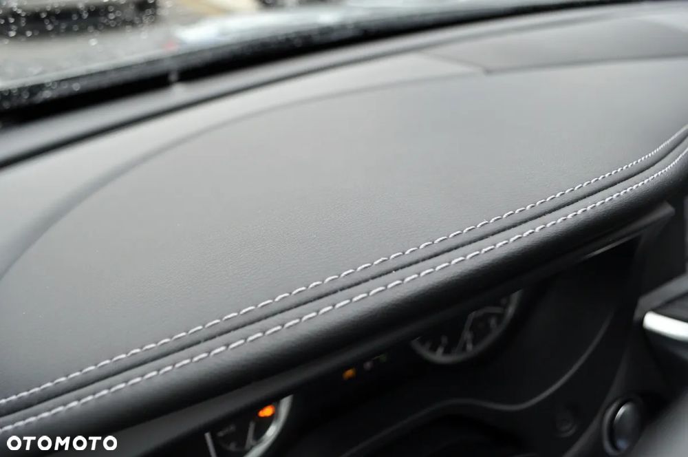 Infiniti Q30 1.6t DCT Premium Tech Cafe Teak - 39