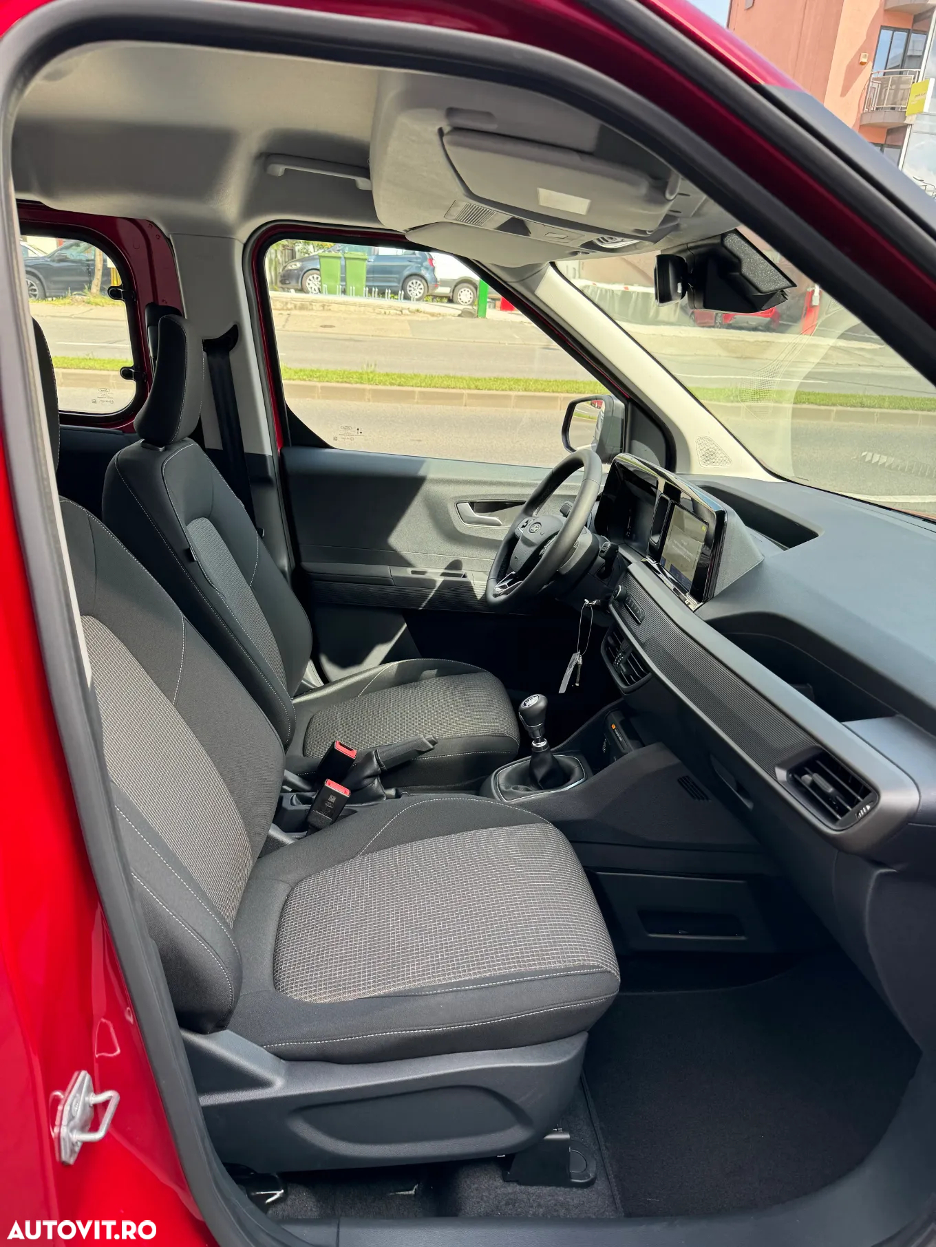 Ford Tourneo Courier 1.0 EcoBoost Trend - 24