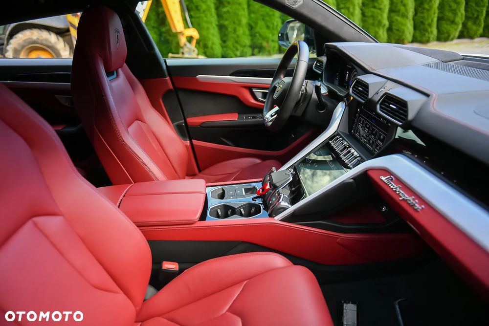 Lamborghini Urus - 17