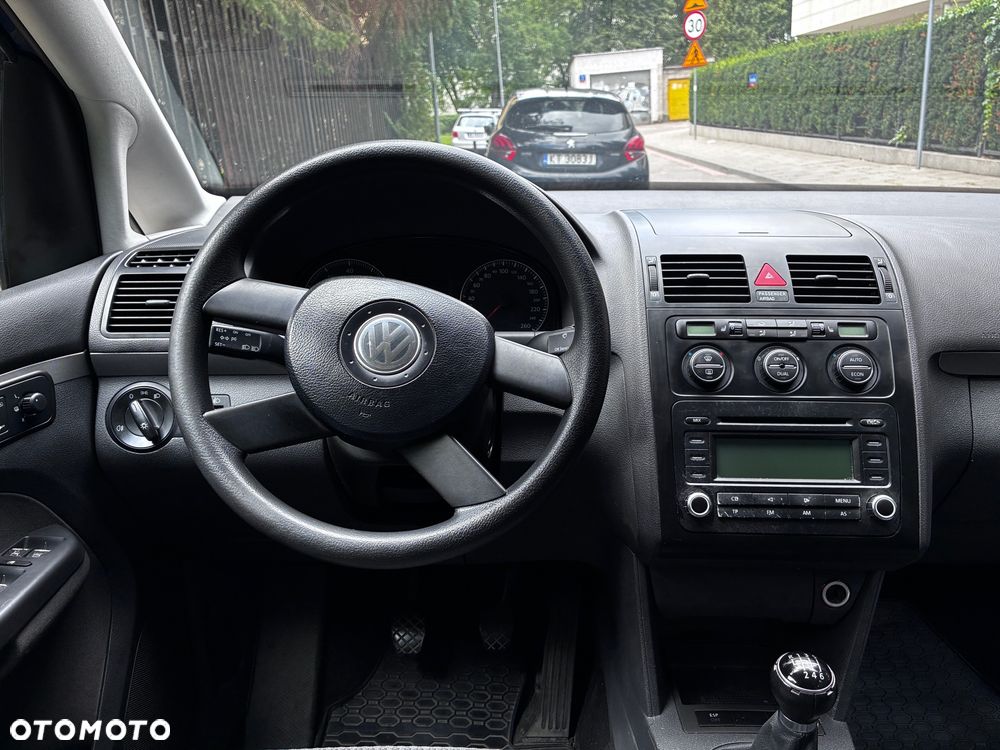 Volkswagen Touran 1.6 FSI - 13