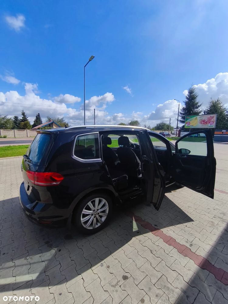 Volkswagen Touran 2.0 TDI SCR Highline - 18