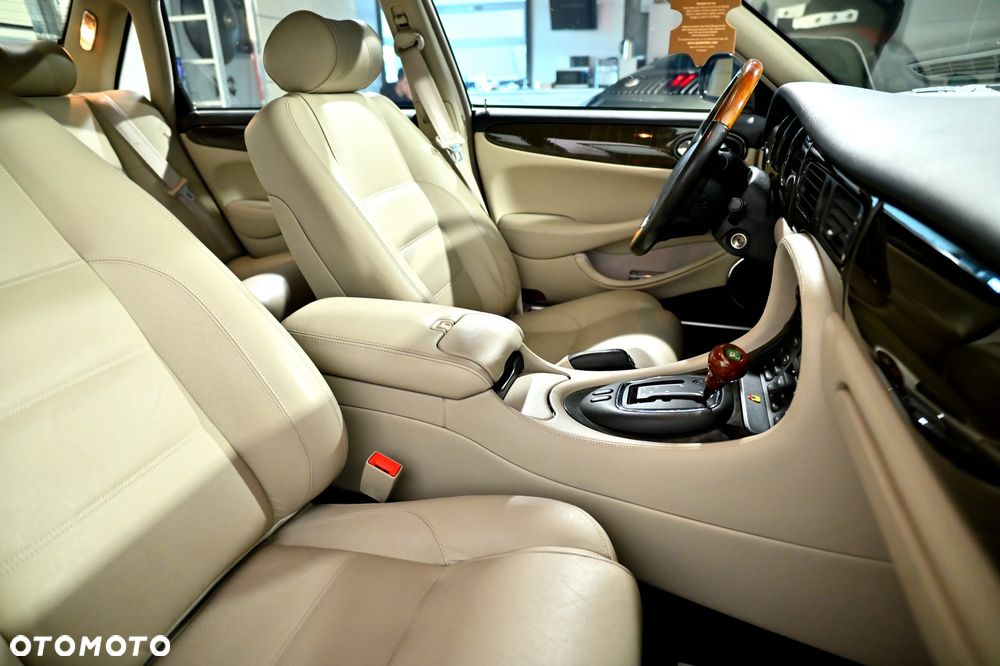 Jaguar XJR Standard - 17