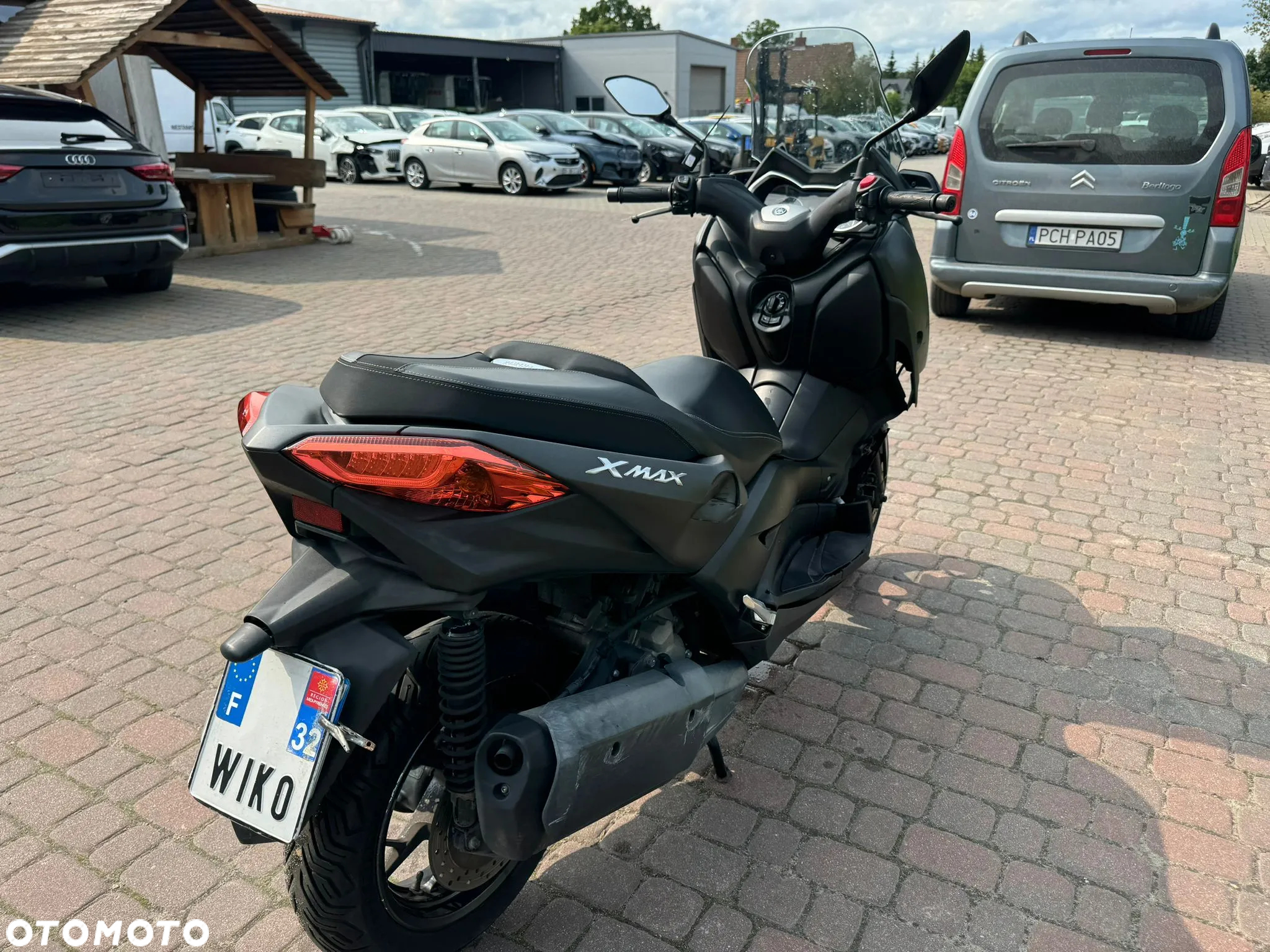 Yamaha X-max - 4