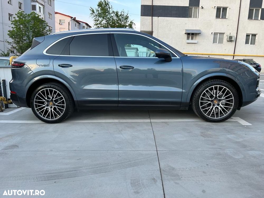 Porsche Cayenne S - 4