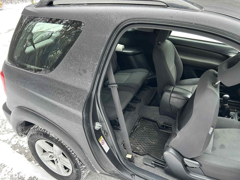 Toyota RAV4 D-4D 4x4 - 5