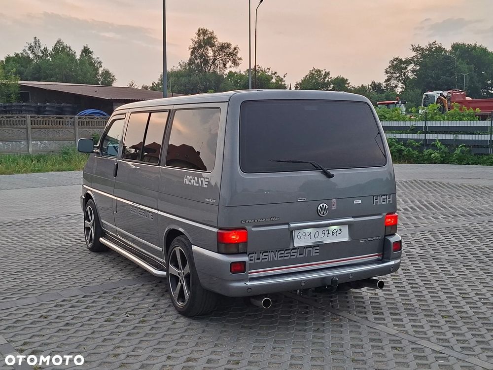 Volkswagen Caravelle - 13