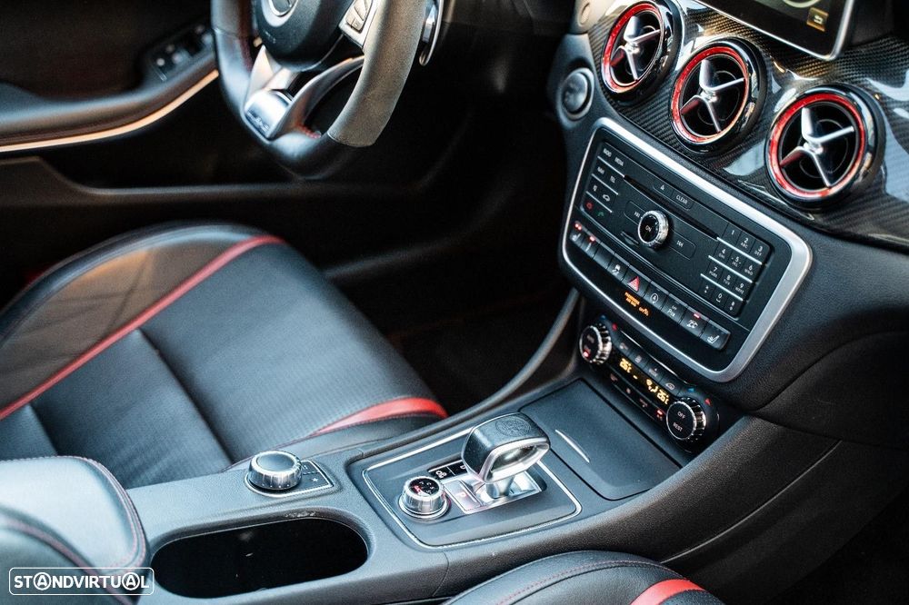 Mercedes-Benz CLA 45 AMG - 20