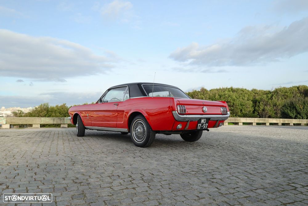 Ford Mustang - 7