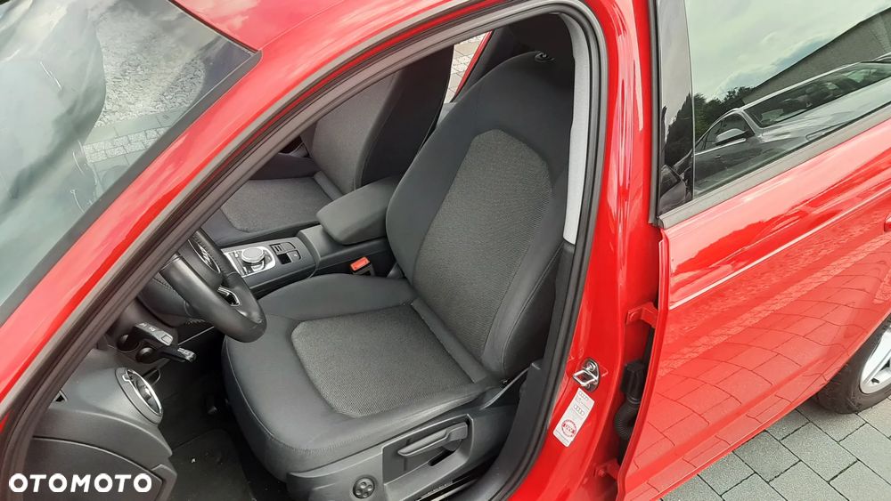 Audi A3 Sportback 2.0 TDI S tronic design - 19