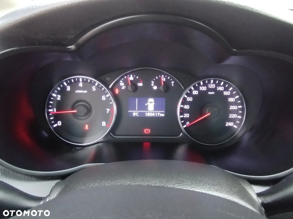 Kia Carens 1.6 GDI XL 7os EU6 - 11