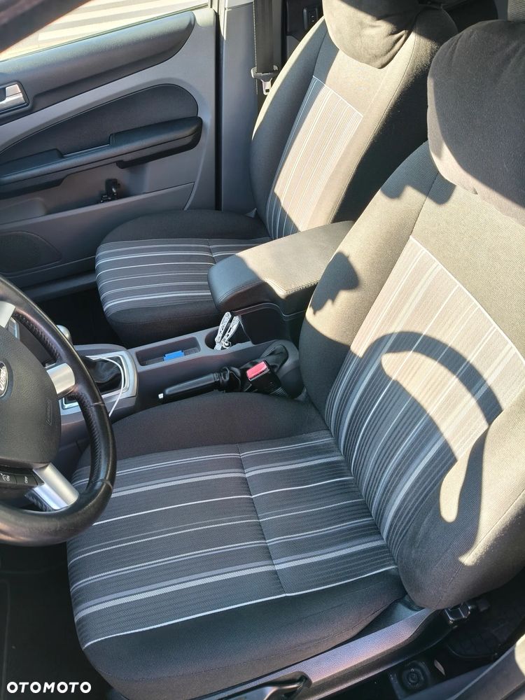 Ford Focus - 13