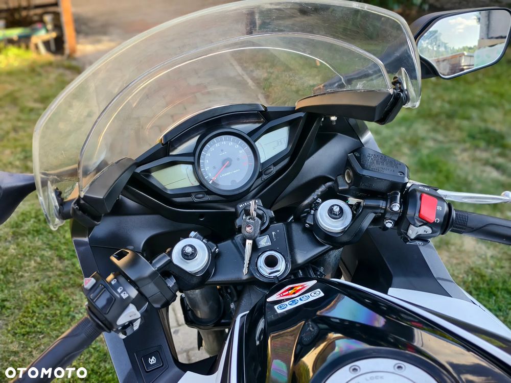 Honda VFR - 16