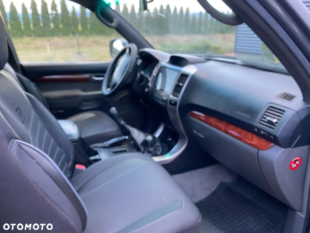Toyota Land Cruiser - 7