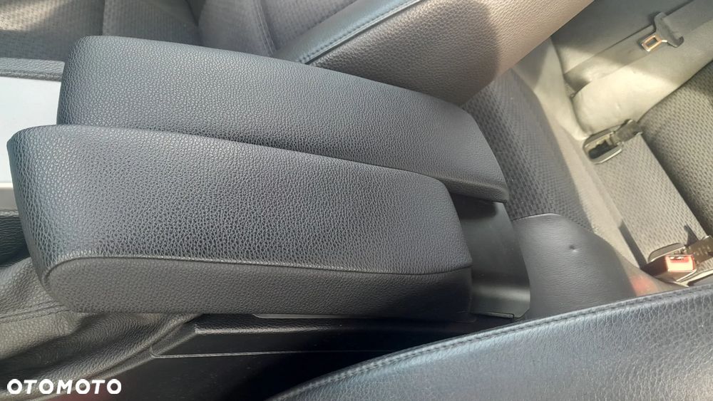 BMW Seria 3 320d DPF - 12