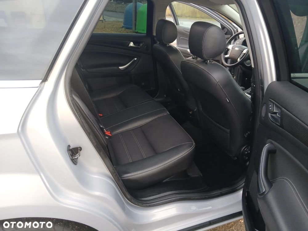 Ford Mondeo 2.2 TDCi Titanium - 24