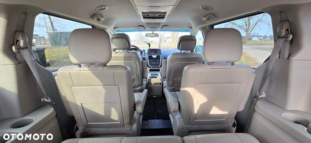 Chrysler Town & Country 3.6 Touring - 34