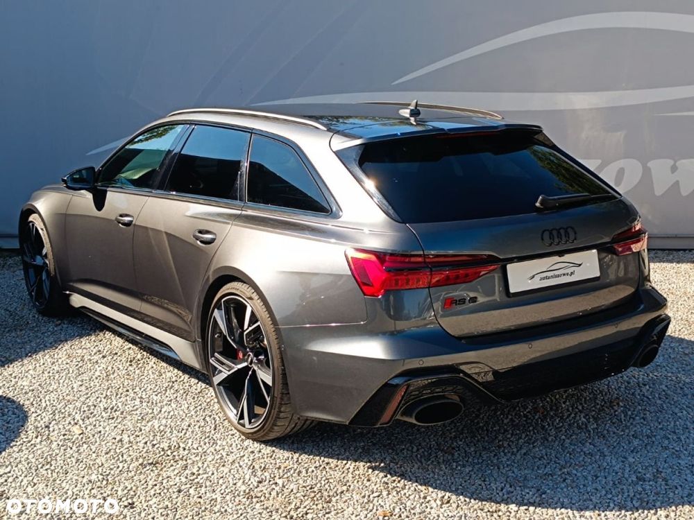 Audi RS6 Avant - 16