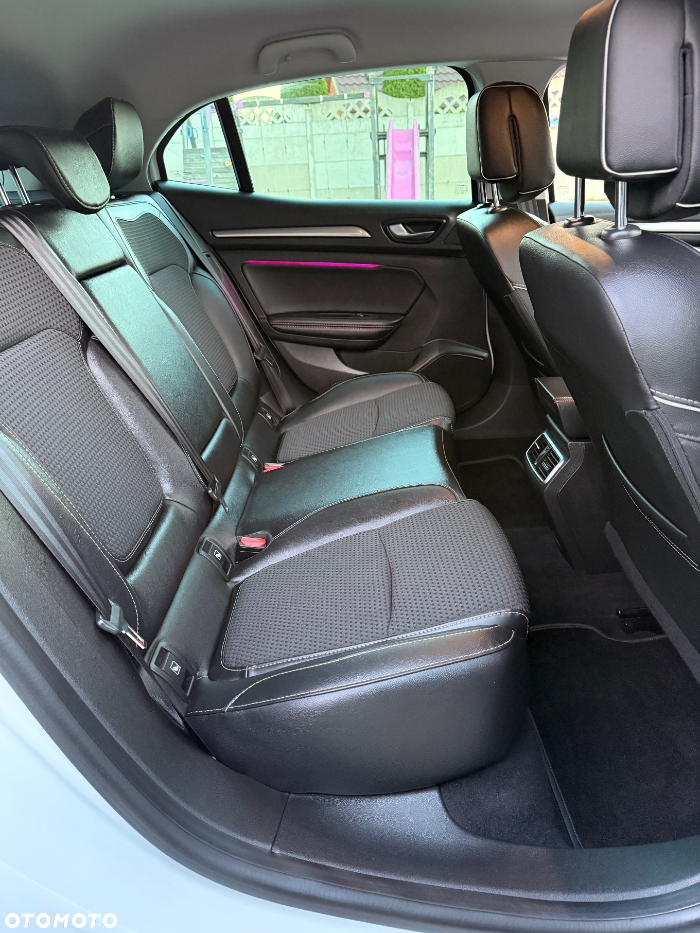 Renault Megane ENERGY TCe 130 BOSE EDITION - 17